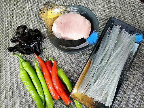  顺滑|炒粉条时，别直接下锅，多加1步，粉条根根顺滑，不粘锅，不成坨