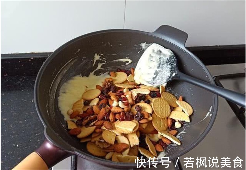 教你在家做雪花酥，甜香奶味足，不用烤箱也能做