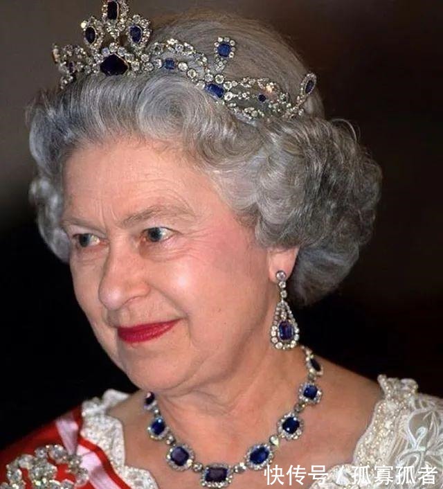 吊坠&那么重的耳环为什么却成为了王室女性的最爱!