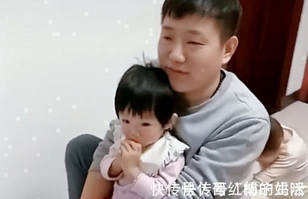 扭扭车|宝宝的扭扭车被女娃霸占,索要时女娃奶奶说的话,母亲强行夺回