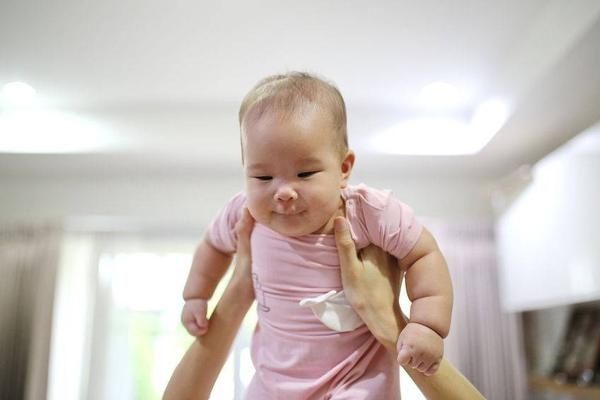 爸妈们|这些不是病!新生儿常见的12个生理现象,新手爸妈不必过于担心