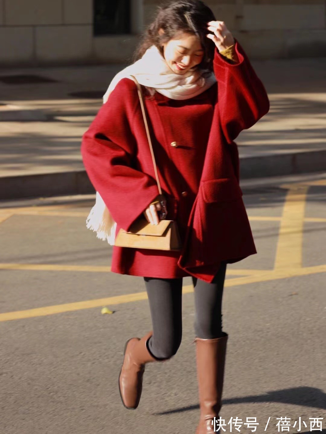 大长腿 过年走亲戚怎么穿?试试这些大衣的高级穿法,气场全开长辈都夸你