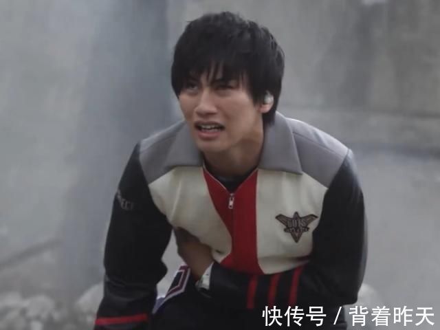 boss|特利迦奥特曼地狱绘图:惨遭996内卷的剑悟 连着两天打了6场硬仗