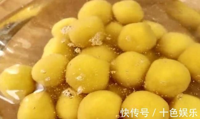 核桃|夏天，遇到此菜我必买30斤，铁是核桃9倍，锅中一煮软糯又香甜