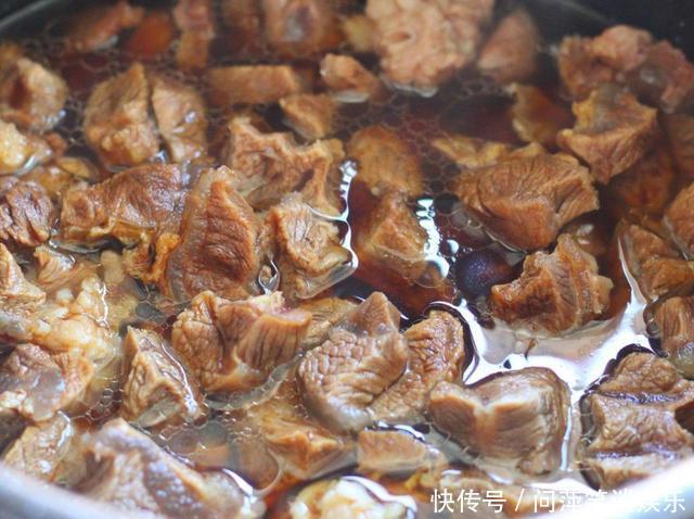 牛肉越焯水越脏？老师傅教你一法子，脏东西主动跑出来，没腥味