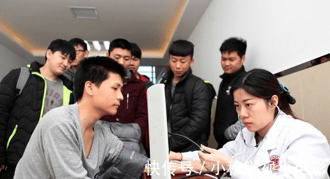 食物|18岁高中生查出了高血压，提醒：1种食物的含盐量高，平常要少吃