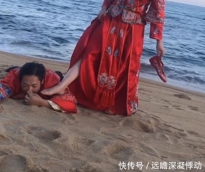 新娘|奇闻:新娘把脚伸到新郎嘴边,新郎被熏得受不了,成片尴尬