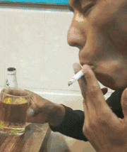 |搞笑GIF:这是谁家的闺女