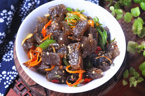 家家|湖南人最爱这一口!冬天家家都要做,比红烧肉解馋,吃一次忘不了!