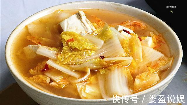 炖豆腐|做白菜炖豆腐,很多人把放入豆腐白菜的顺序弄错了,难吃也不奇怪