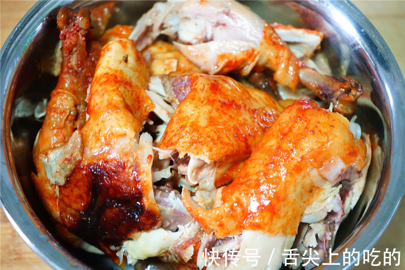 三黄鸡|电饭煲蒸鸡，顺滑可口，醇香脱骨，比烤鸡更香，上桌就被抢光