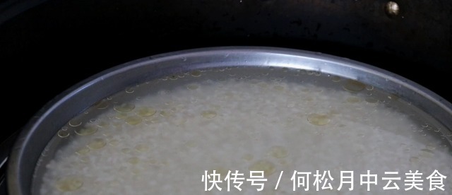 蒸米饭用冷水还是热水,10个人9个错,教你正确做法,米饭喷香!