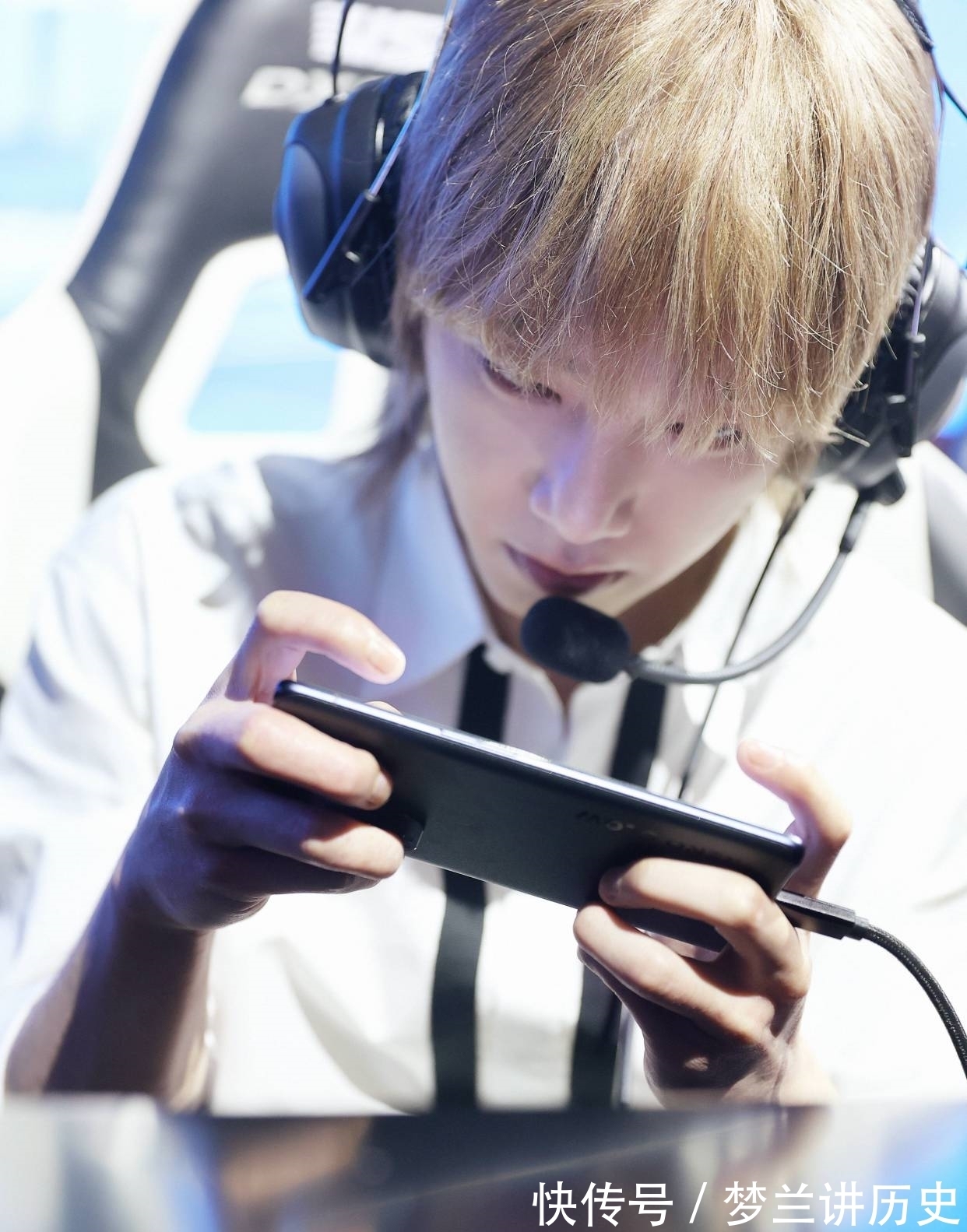 造型|华晨宇×和平精英，歌王华晨宇的百变造型你更pick哪一套