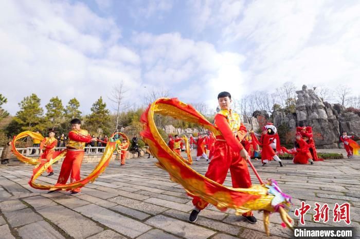 曲艺@民众走进江南山镇感受传统中国年