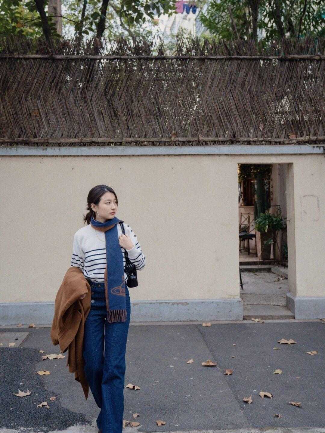 小姐姐|女生如何拥有大长腿?试一试“牛仔裤”这样穿,不仅显瘦还百搭