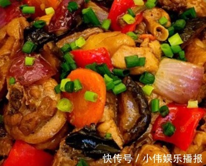 大人小孩都喜欢的荤菜,鲜嫩多汁,骨香浓郁,咬一口能滋出肉汁来