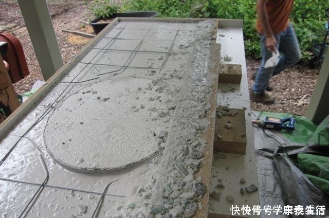 别人不要的玻璃瓶，被他变废为宝成灶台，漂亮耐用，圈粉无数！