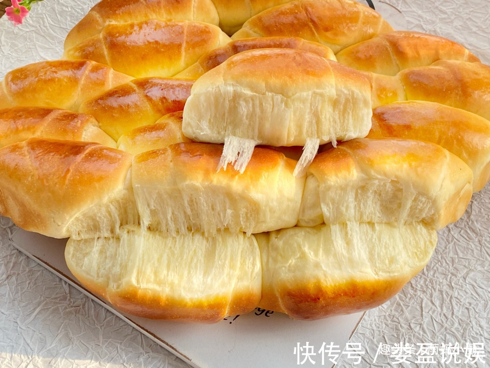 奶香美味的牛角面包，无需手套膜简单容易做，比包子馒头还省事