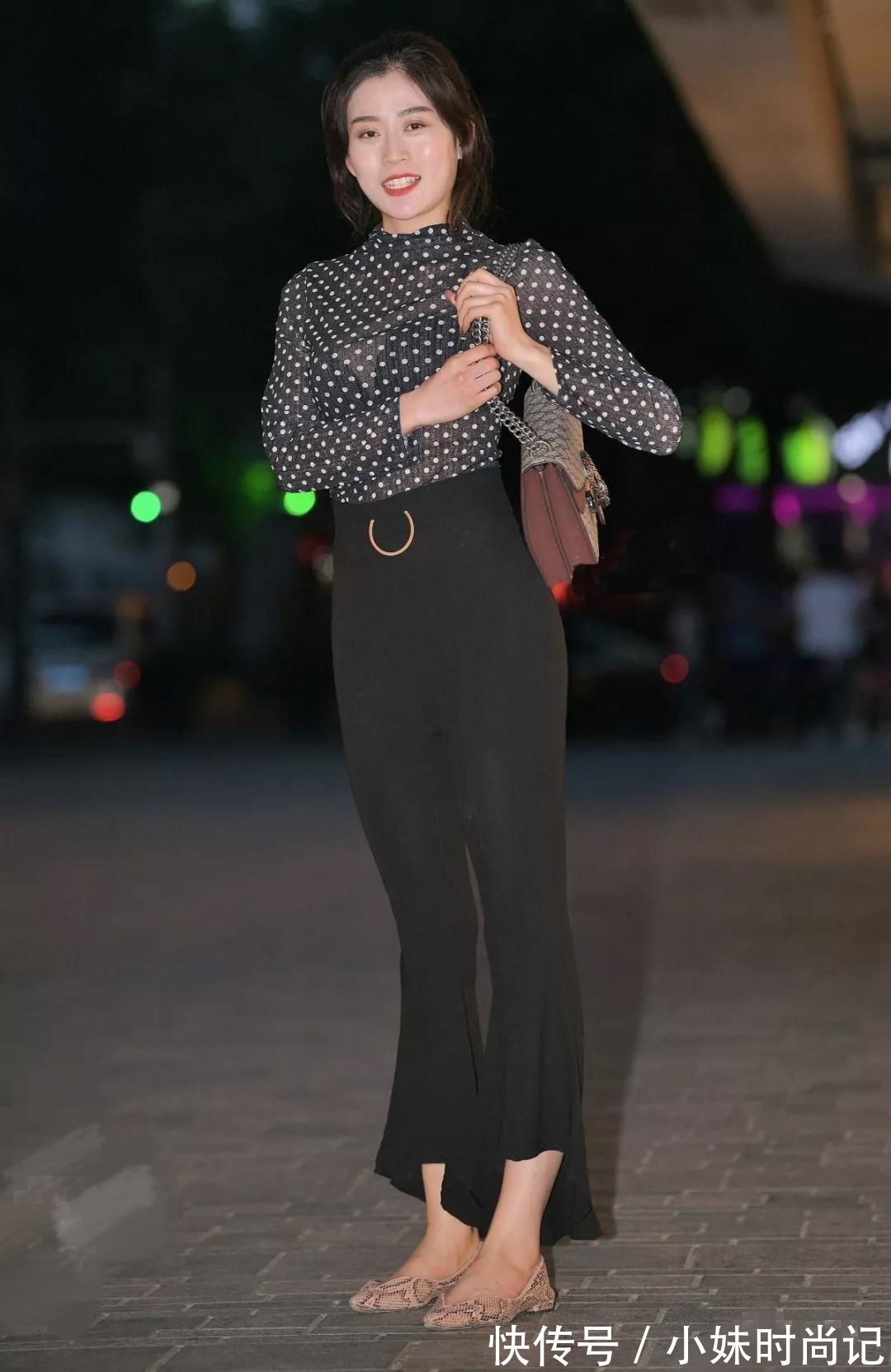 路人 街拍路人,引领时尚潮流的穿衣技巧,让你秒变小清新