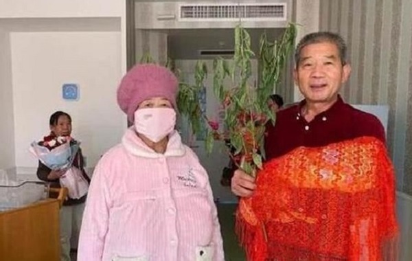 女方|67岁女医生意外怀孕硬要生娃，女儿曾要断绝关系，现在怎么样了