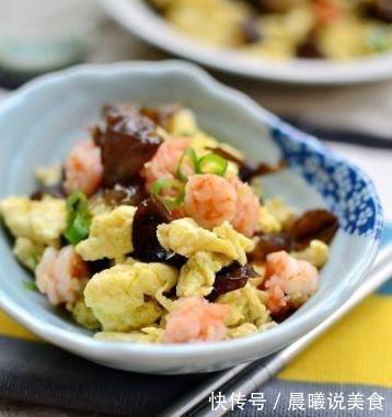 奶奶祖传的四款黑木耳吃法,千金都不换的秘方,越嚼越有味,很棒