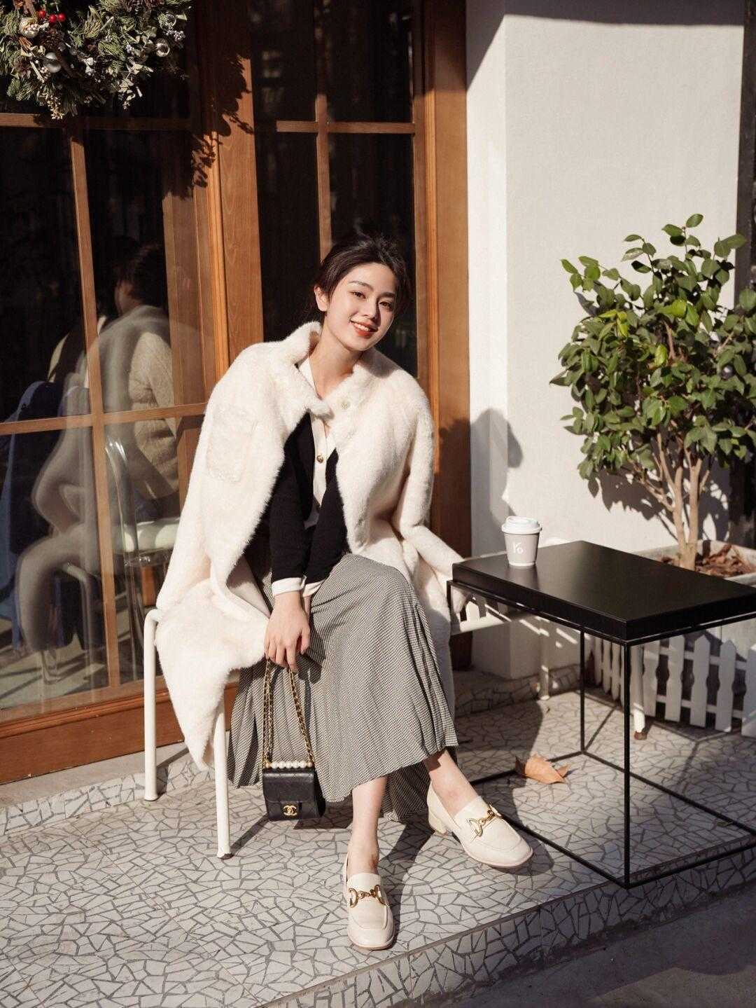 小姐姐 天寒地冻,入手这4款大衣可盐可甜又百变,还保暖,过年穿正好!