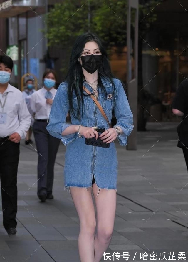 包臀裙 低腰修身的开叉包臀裙,个性靓丽又显身材,增添气质