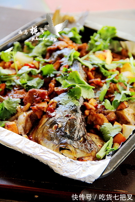 秋季吃鱼正当时——香辣烤鱼，营养更加丰富，味道更加鲜美