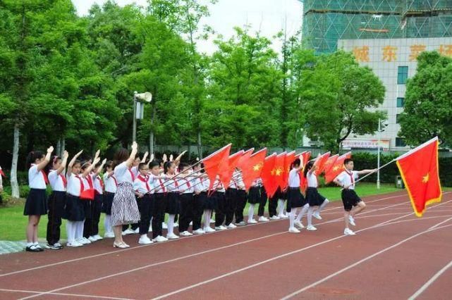 少先队员|今年起，一年级学生分批入队！