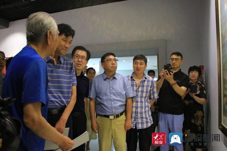 新闻记者|丹青歌时代、翰墨颂河山″书画篆刻八人展于青岛金石博物馆开幕