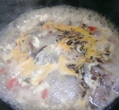 鲜香|西红柿鸡蛋疙瘩汤，营养丰富，鲜香味美