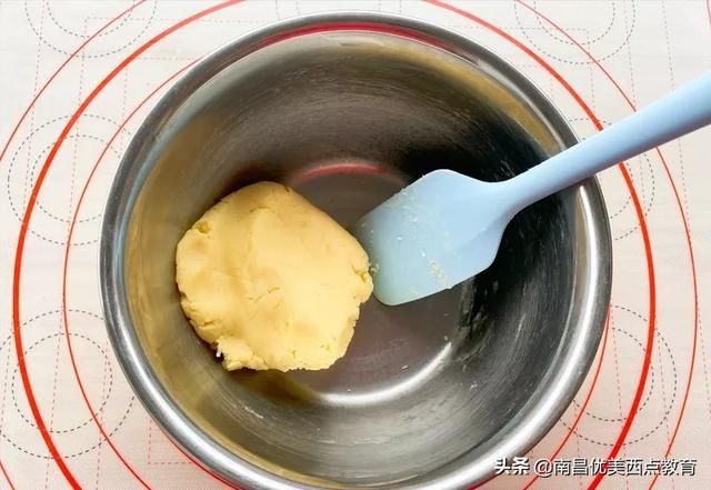 奶粉|一款超好吃的夹心饼干，清新柠檬乳酪酱加奶香十足曲奇饼干