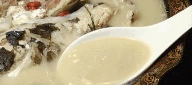  乳白|煮鱼汤不“乳白”？下锅前“这一步”必做，否则鱼汤寡淡不香浓