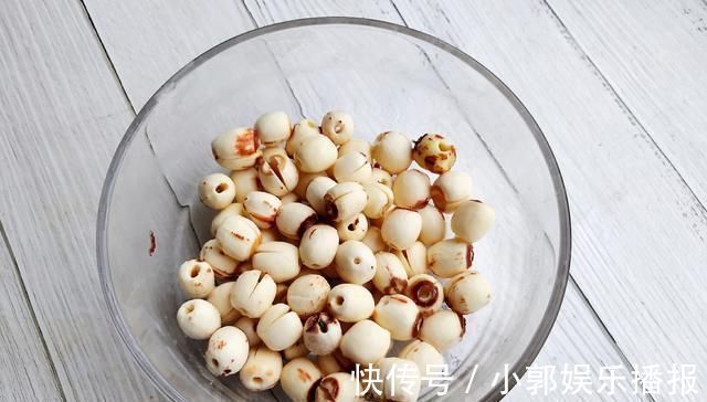 养心安神|失眠最怕这小果,30一斤,这样做每天吃几个,养心安神助睡眠