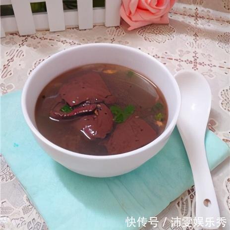 菜市场的猪血都来自哪里?记住3要点,才能挑到安全放心的猪血