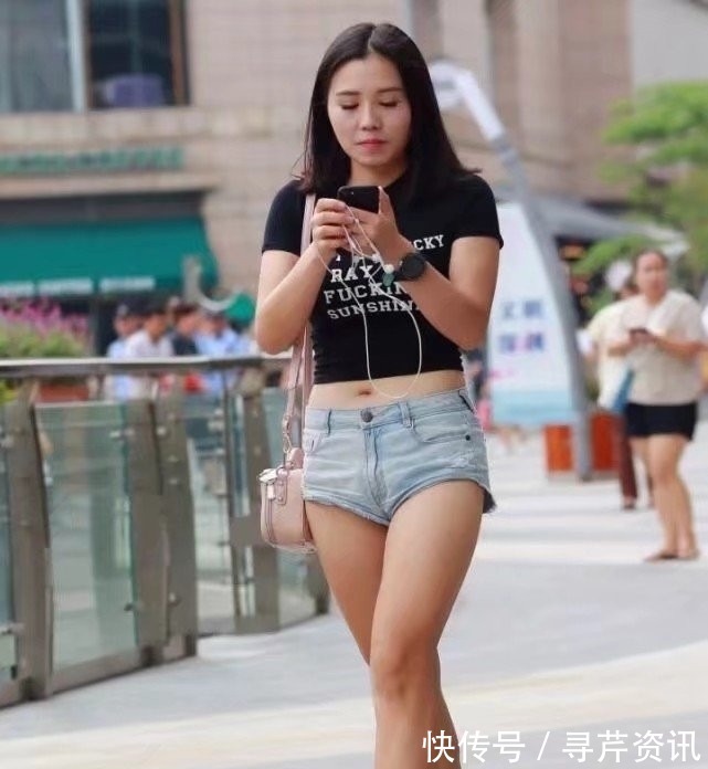 身材 无穷魅力的牛仔短裤,不仅率性又自然,还能在视觉上修饰腿型!