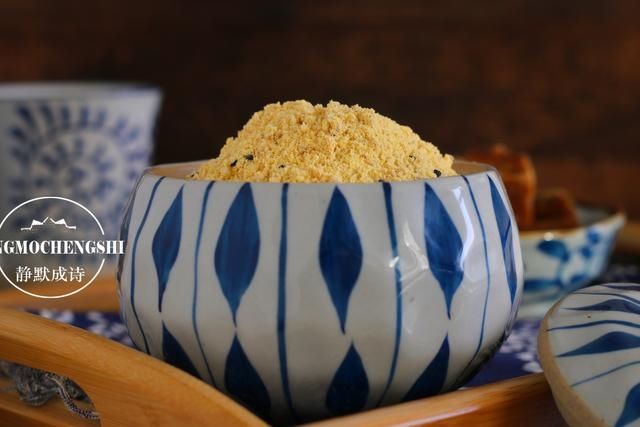 把1斤玉米面这样炒下,1周的早餐就有了,早起冲1碗,暖心又暖胃