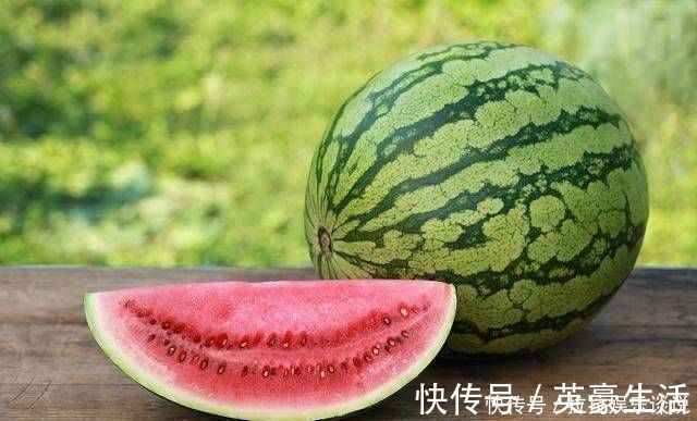 西瓜|孕期，孕妈尽量少吃这3种水果，或许利于胎儿发育，莫忽视