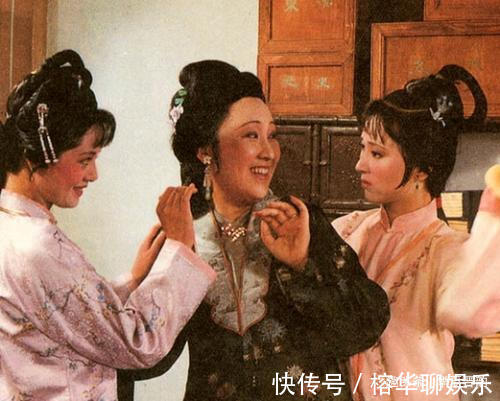 林妹妹$薛宝钗究竟有多嫉妒林黛玉她这个恶毒的玩笑,暴露了她的心思