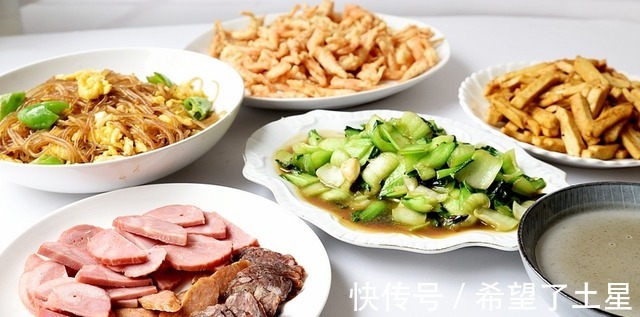 鸡翅|懒人最爱的3种电饭锅焖饭，饭菜一锅齐活，多余的碗都不用洗！
