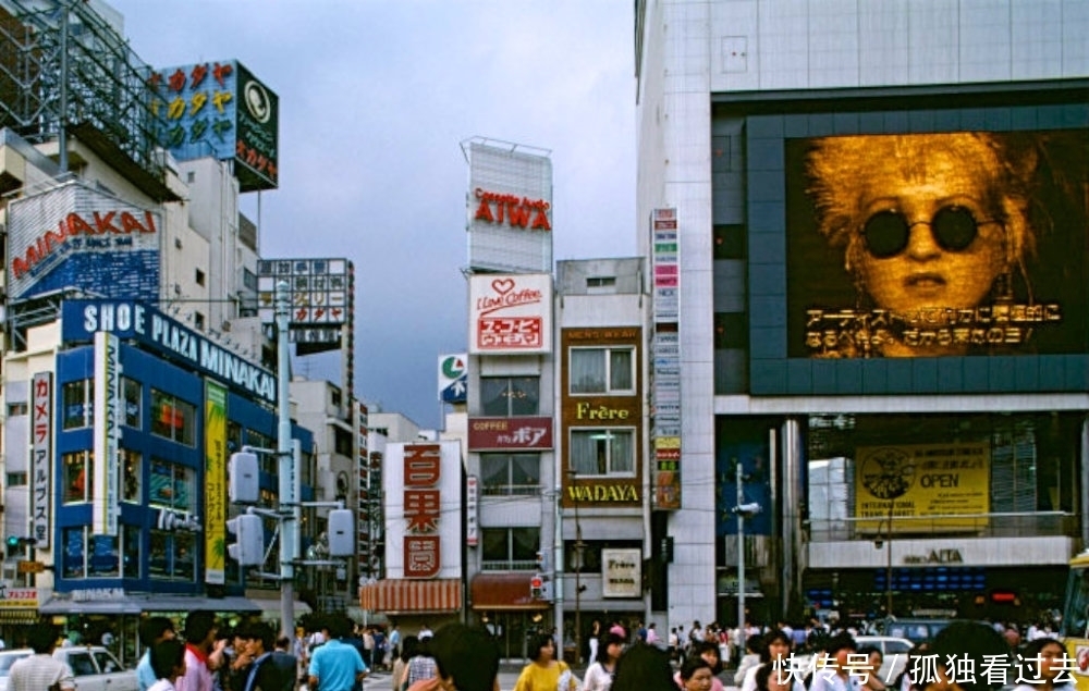 老年|【绝版老照片】1985年日本东京新宿，相当繁华，城市猎人的取景地！