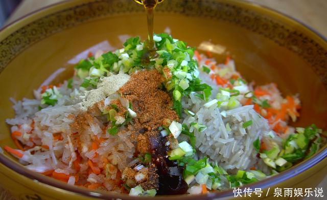  白菜|家常馅饼薄皮大馅怎么做，和面是关键，方法告诉你，在家也可以做