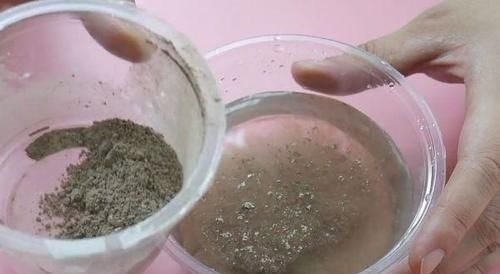 蚊香灰别倒掉了，加点花露水，解决了家家户户的烦恼，太实用了