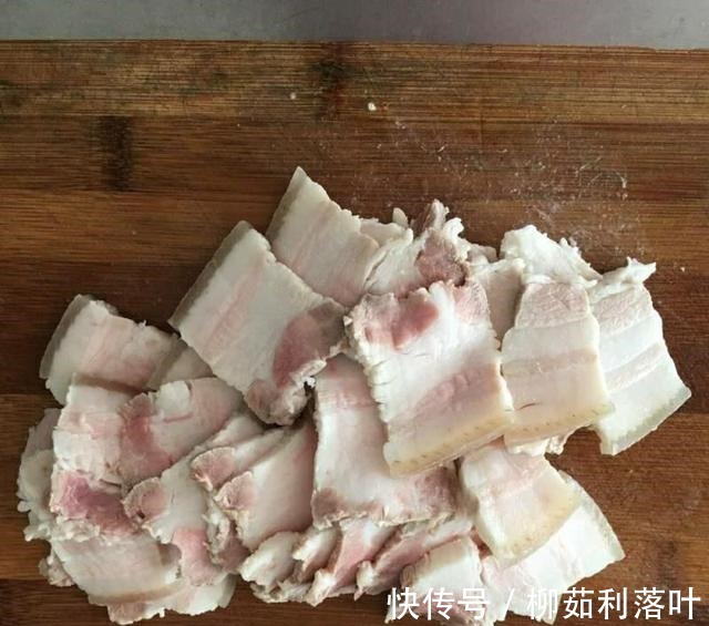 回锅肉|回锅肉肥而不腻——超级简单的做法!