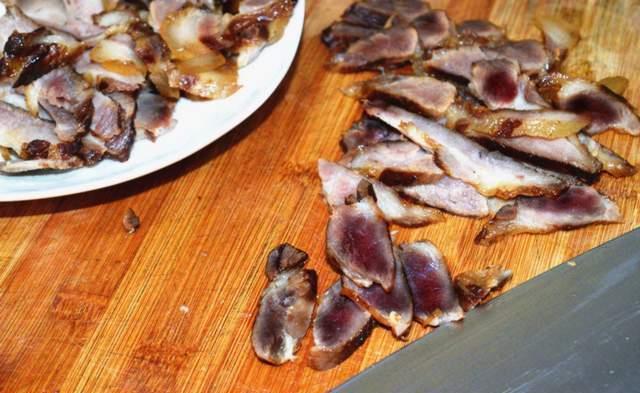 冬天|冬天里家中必备的腊肉,这样腌制才对,看着就有过年的气息