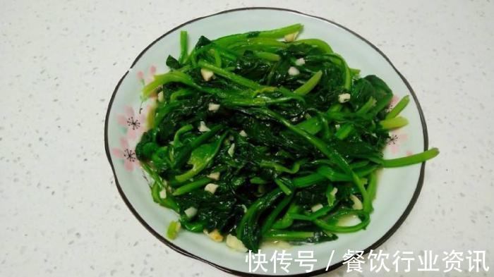 一日三餐|菜做对这一步,一点也不涩口,又鲜又嫩,真的太好吃了