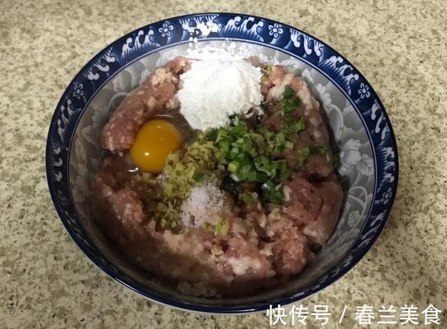 炸丸子,外行用淀粉换成这2样,丸子外酥里嫩,松软Q弹,真香