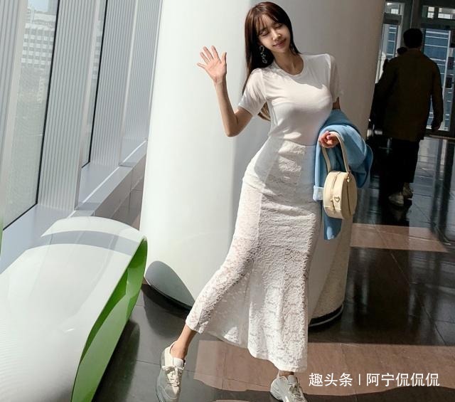 舒适|突显身形的半身裙，更能提升自己的性感