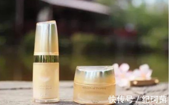 小姐姐|精选的4款自用精华液测评!里面一定有你长草的那一款