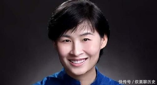 诚实 中国首位女宇航员,为何返回后就没露面?原来一直在背后作奉献